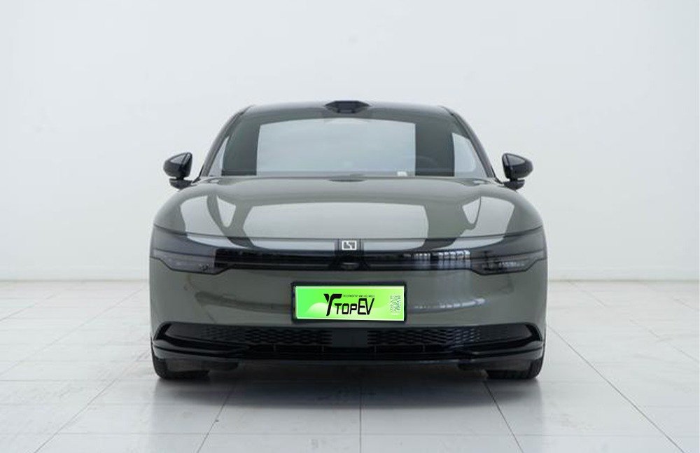 imgi_3_zeekr 007 2 ZEEKR 007 2026 All-Wheel Drive Intelligent Driving Edition 75kWh – Factory Price From China | EVOVED - Image 1