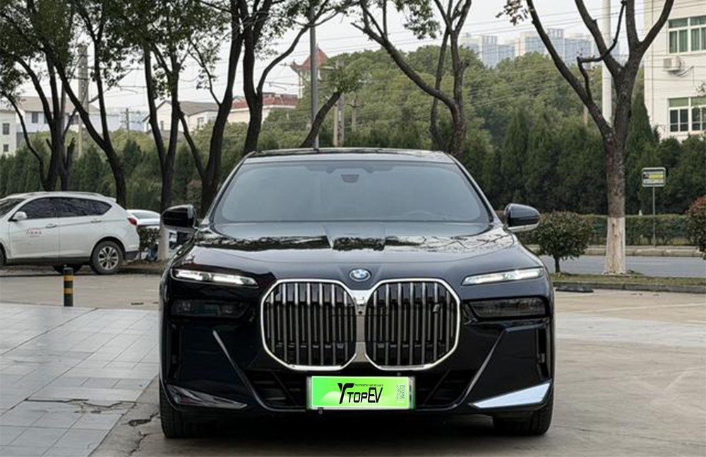 imgi_4_bmw i7 2 BMW i7 2026 eDrive50L Luxury Package – Factory Price From China | Chinese Ev Cars in Egypt - Image 1