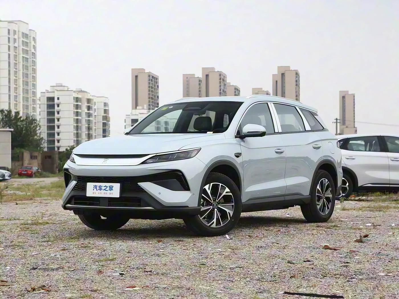 imgi_55_2025-Eco-Friendly-Byd-Car-Song-PRO-New-Energy-Dm-I-115km-for-Family BYD Song Pro DM-i – Ready for Export From China | Chinese Ev Cars in Egypt - Image 1