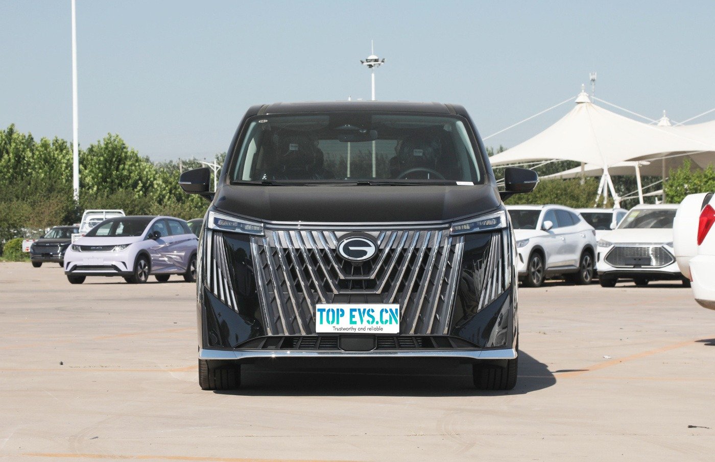imgi_3_TRUMPCHI M8 front GAC TRUMPCHI M8 Master – Ready for Export From China | Chinese Ev Cars in Egypt - Image 1