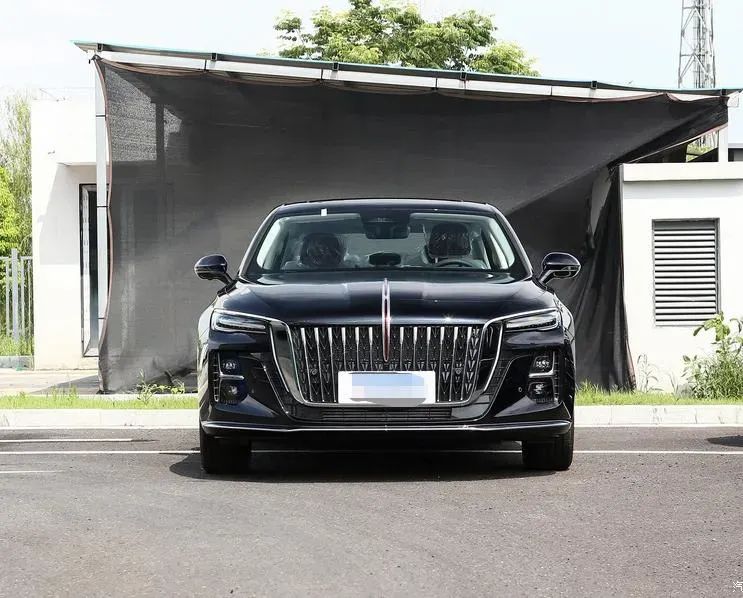 imgi_42_Hongqi-H5-Hybrid-Electric-and-Petrol-Car-for-Sale Hongqi H5 – For Sale From China | Chinese Ev Cars in Egypt - Image 1
